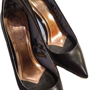 Ted Baker Womens Size 8 Classic Black Leather Pump with Beautiful Rose Gold Det